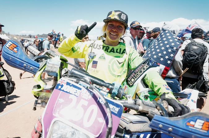 Tayla Jones: Australiens Enduro-Damen dominant wie eh und je. Sie gewinnen die Damen-Wertung zum sechsten Mal in Folge.